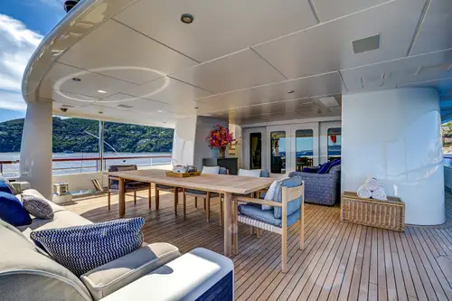 Main deck aft