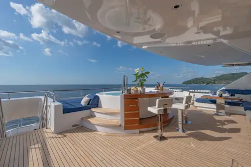 Sun deck aft bar and jacuzzi